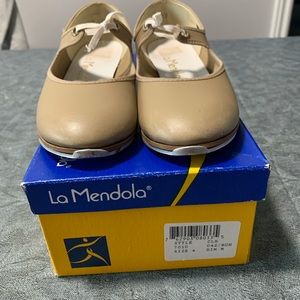 Size 4 tap shoes
